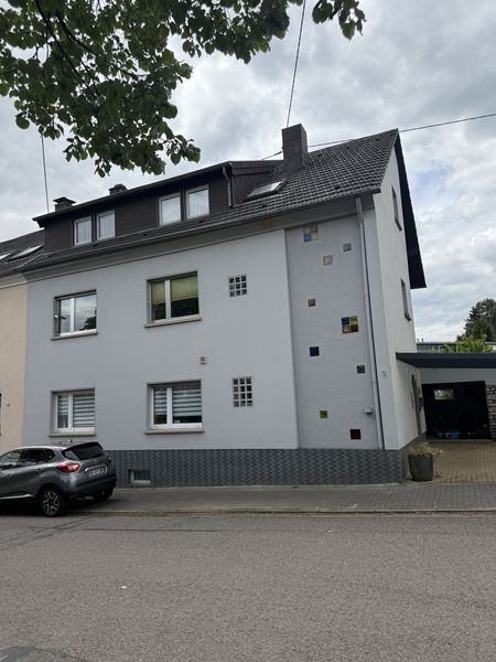 Wohnen mit Charakter: Großzügiges Haus in Saarbrücken-Ensheim